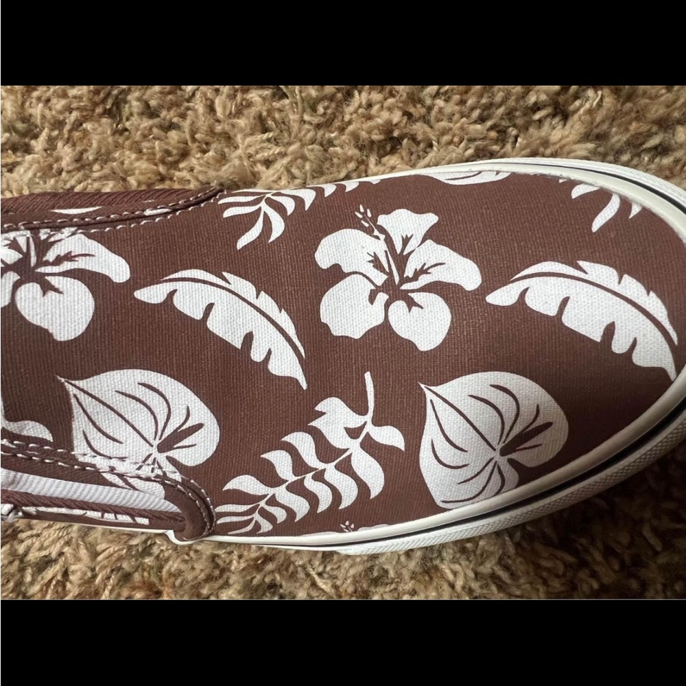 Vans - Picture 2 of 6